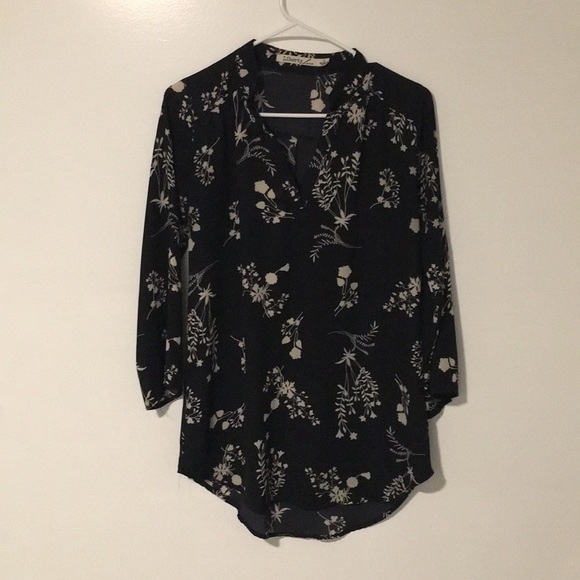 Flower patterned half-button-down - Picture 7 of 7